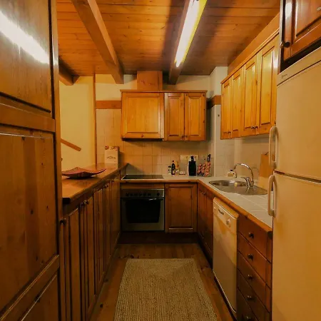 Aneto Apartment *